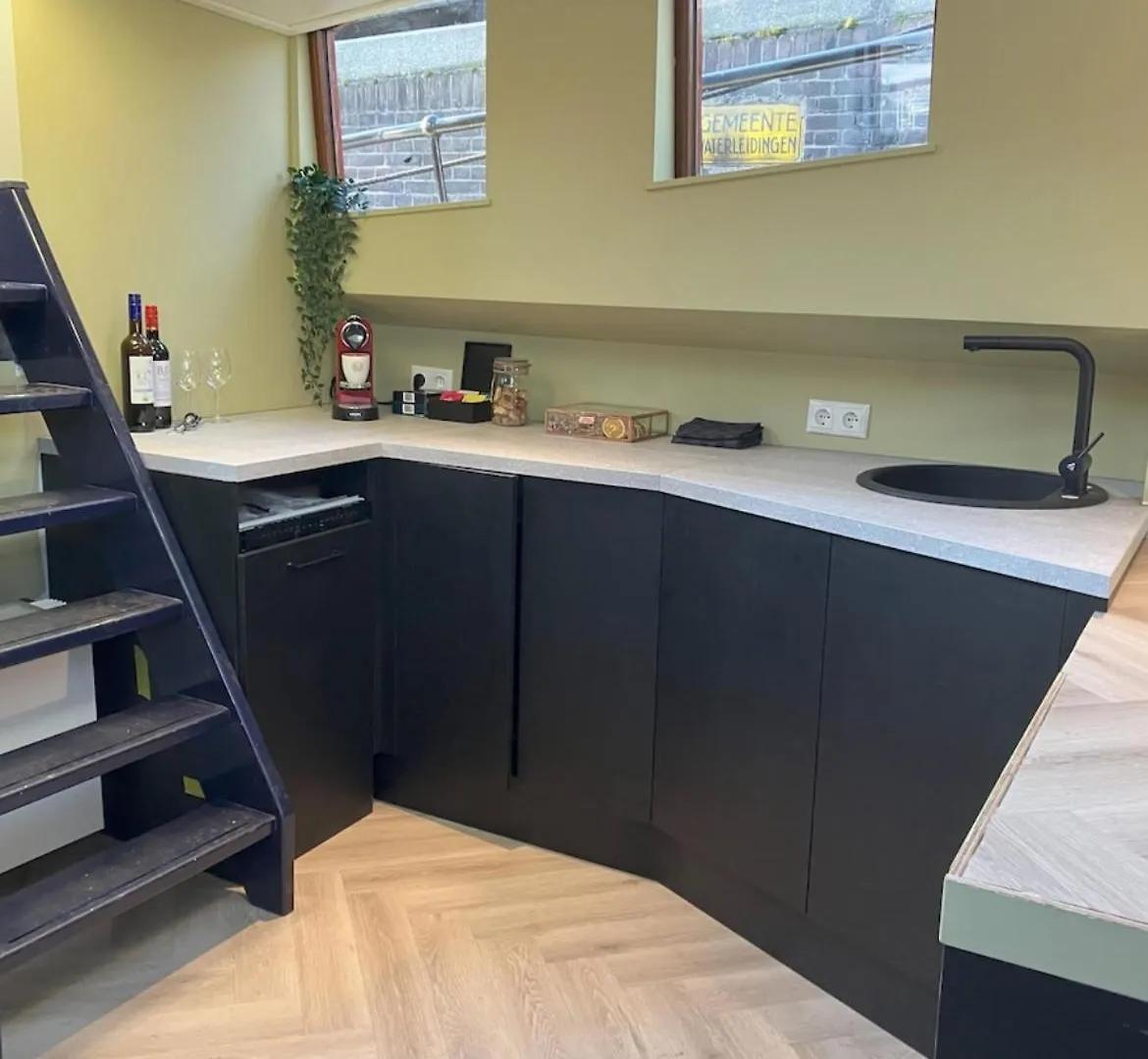 Bed and Breakfast Houseboat Reussi Amsterdam